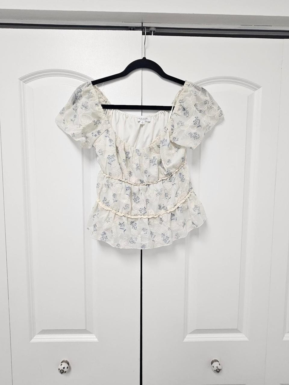 Women’s Cream Floral Ruffle Peplum Blouse (With Free A GIFT)